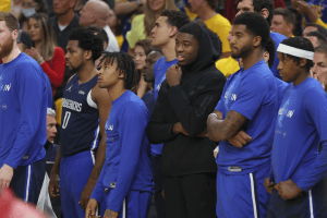 La NBA chiede più compostezza ai giocatori in panchina (che ostruiscono la visuale ai tifosi)