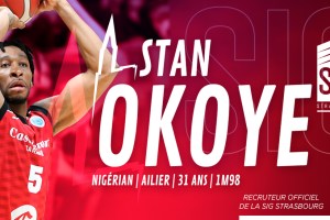 Stan Okoye firma con Strasburgo