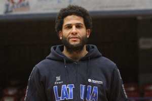 Darryl Joshua Jackson firma a Chieti