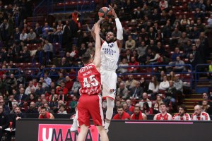 Sonny Weems to sign with Shanxi Loongs