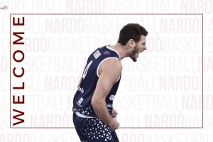 Marco Ceron frima a Nardò