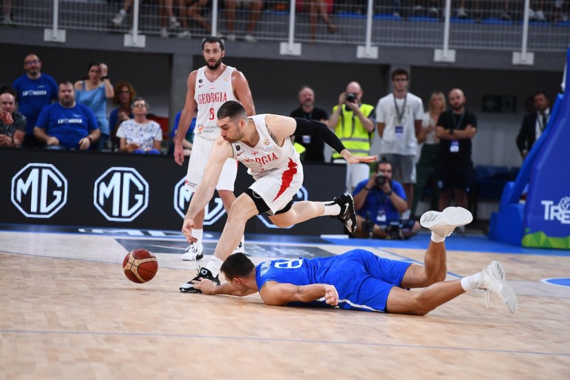 Danilo Gallinari infortunio ginocchio