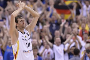 Dirk Nowitzki, in serata la cerimonia del ritiro della maglia numero 14