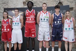 Grafiche innovative e l’omaggio a Reggio Emilia nelle nuove maglie della Pallacanestro Reggiana