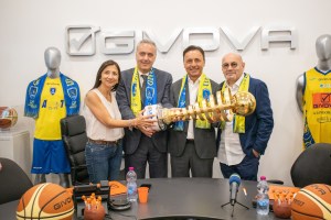 Il lavori del PalaMangano non iniziano, la rabbia di Longobardi: Mortificati lo sport e la città