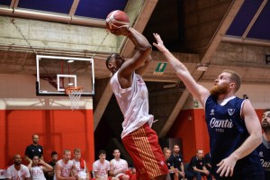 Olimpia Milano: Brandon Davies, la sua storia e il rapporto con Kevin Pangos