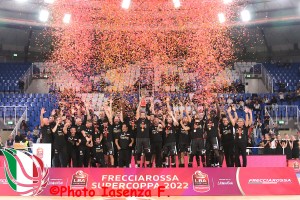 La Supercoppa è ancora della Virtus Bologna. La Dinamo Sassari si arrende solo nel finale