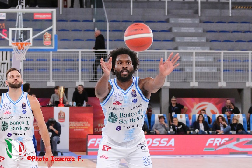 Chinanu Onuaku tiro libero