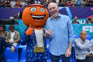 Popovich sarcastico: “Difficile difendere, spero in un tiro da 4 o da 5”