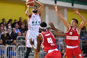 La Pallacanestro Reggiana tornerà sul mercato alla pausa? Osservati speciali Robertson e Anim