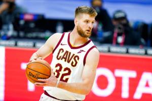 Cavs, Dean Wade agree to 3-year, $18.5M extension