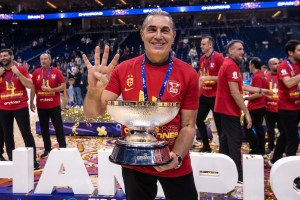 Scariolo: ‘Una vittoria dal sapore speciale, nessuno ci considerava ma abbiamo trionfato da squadra’