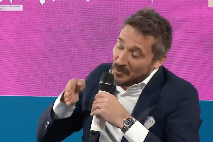 Gianmarco Pozzecco abbraccio Giannis