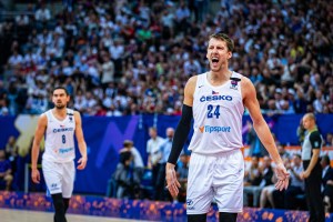Hruban non sbaglia dall’arco, Vesely e Satoransky fanno il resto: Israele ko con i cechi