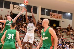 Torneo di Oristano, Sassari batte Cedevita: è finale