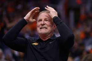 Sarver says he’s starting process to sell Suns, Mercury