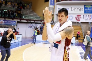 Derek Willis reportedly has an agreement with Efes for next season