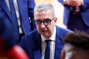 Quale futuro per Walter De Raffaele? L’ex coach di Venezia ha richieste all’estero