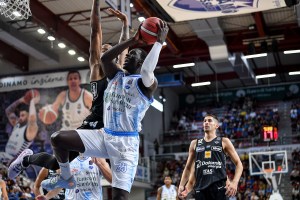 Bucchi: “Contro la Virtus Bologna pensiamo a noi stessi, a giocare una grande partita”