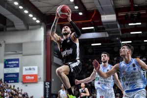 La Virtus la ribalta nel 3° quarto e sbanca Sassari