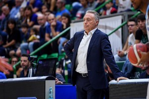 Bucchi: “Dobbiamo riuscire a trovare continuità per vincere in trasferta”
