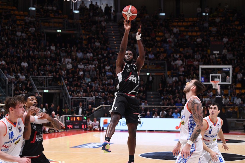 Virtus Bologna assenti Trento