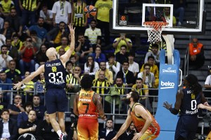 Fenerbahce, rimonta e successo su Valencia