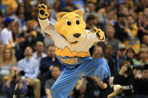 È Rocky dei Denver Nuggets la mascotte NBA più pagata