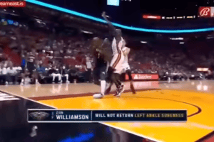 Zion Williamson, apprensione per una storta nel secondo quarto