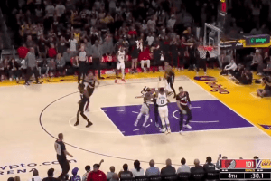 Right decision? Russell Westbrook takes mid range shot up by 1 with 30 seconds left