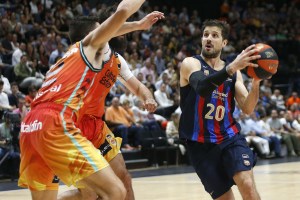 Il Barça espugna La Fonteta e resta in testa alla classifica con Real Madrid e Tenerife