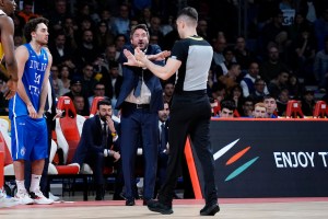 Pozzecco: “Ragazzi clamorosi, ma regole davvero stravaganti”