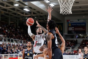 Trento non molla mai, la Virtus costruisce il successo nel primo tempo e resta imbattuta