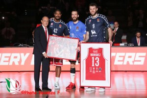 Milano, l’omaggio prepartita a Sergio Rodriguez