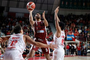 Pallacanestro Varese, oggi il primo verdetto su Freeman: prove atletiche decisive per il sì