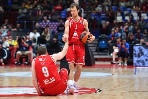 “Speriamo sia solo un versamento”. Olimpia Milano, preoccupazione per Kevin Pangos
