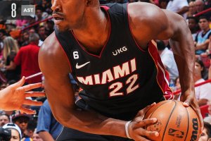 I Warriors lontano da casa sono un disastro, Miami sorpassa nel finale con Butler