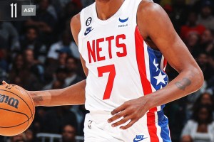 Brooklyn passeggia sul campo dei Wizards