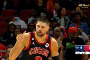 Chicago Bulls, a chi mostra il dito medio Nikola Vucevic?