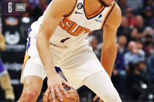 Devin Booker segna 44 punti, i Suns ottengono con i Kings il quinto successo in fila