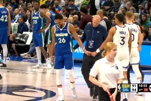 Dallas Mavericks, espulso Dinwiddie: il momento del contatto con Poole