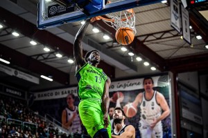 Il Banco di Sardegna Sassari si sblocca in BCL, sconfitto il PAOK in volata