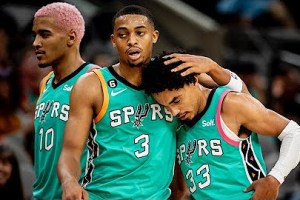 Spurs, Jeremy Sochan ammette le difficoltà nel suo cambio di ruolo: E’ dura, ma posso farcela