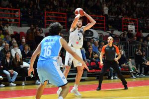 Bertram Tortona, Mike Daum firma il nuovo record stagionale a rimbalzo