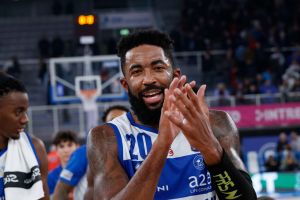 Germani Brescia, massimo in Italia per rimbalzi per Michael Cobbins