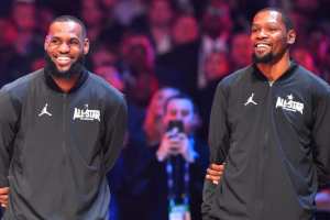 Durant: “Molto bello vedere LeBron a un passo dalla storia”