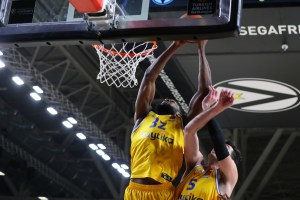 Josh Nebo ottiene il passaporto nigeriano