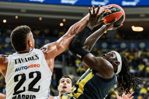 Un super Real ferma la marcia Fenerbahce
