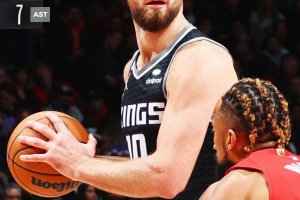 I Kings rientrano dal -16 del secondo quarto e battono Toronto