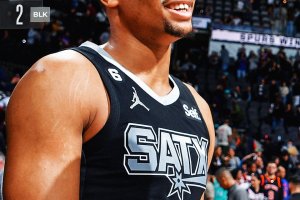 Ai Knicks non basta un super Julius Randle, vincono gli Spurs